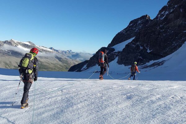 Mountain Skills: Criteria to consider when planning a route - UIAA